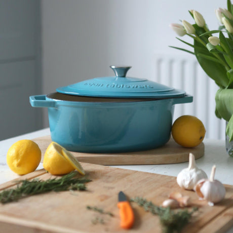 Rinkit Teal Ombre Oval Cast Iron Casserole Dish - 4.68L