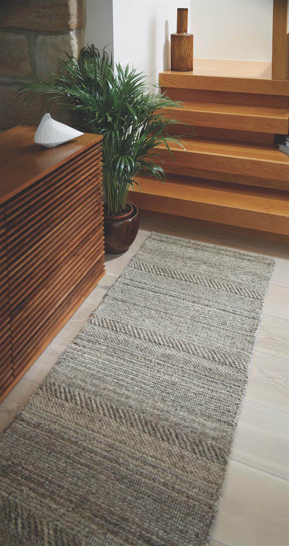Chunky Natural Grey Knitted Rug – Handwoven Wool Texture