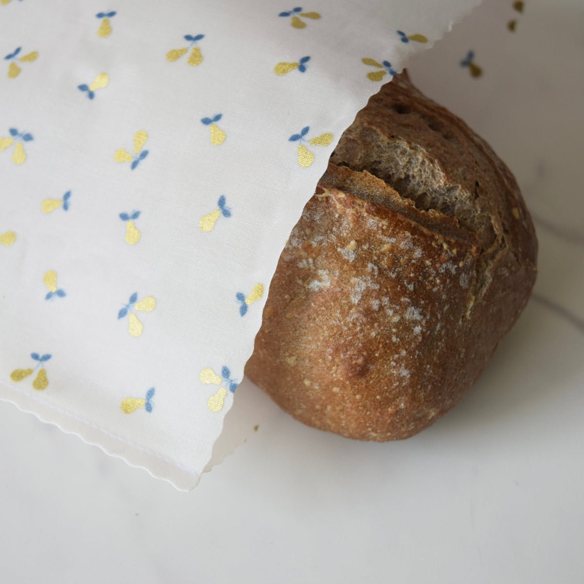 Lou-bees Gold Metallic Pears Large Reusable Food Wrap