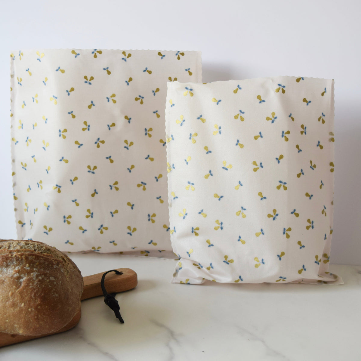 Lou-bees Gold Metallic Pears Large Reusable Food Wrap