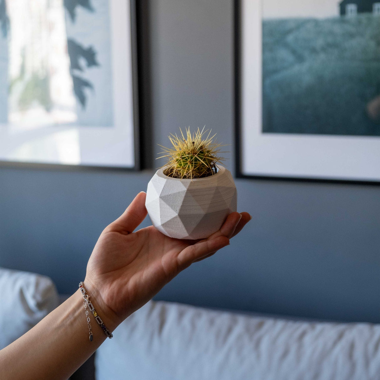 Gloria Home White Concrete Diagonal Pot