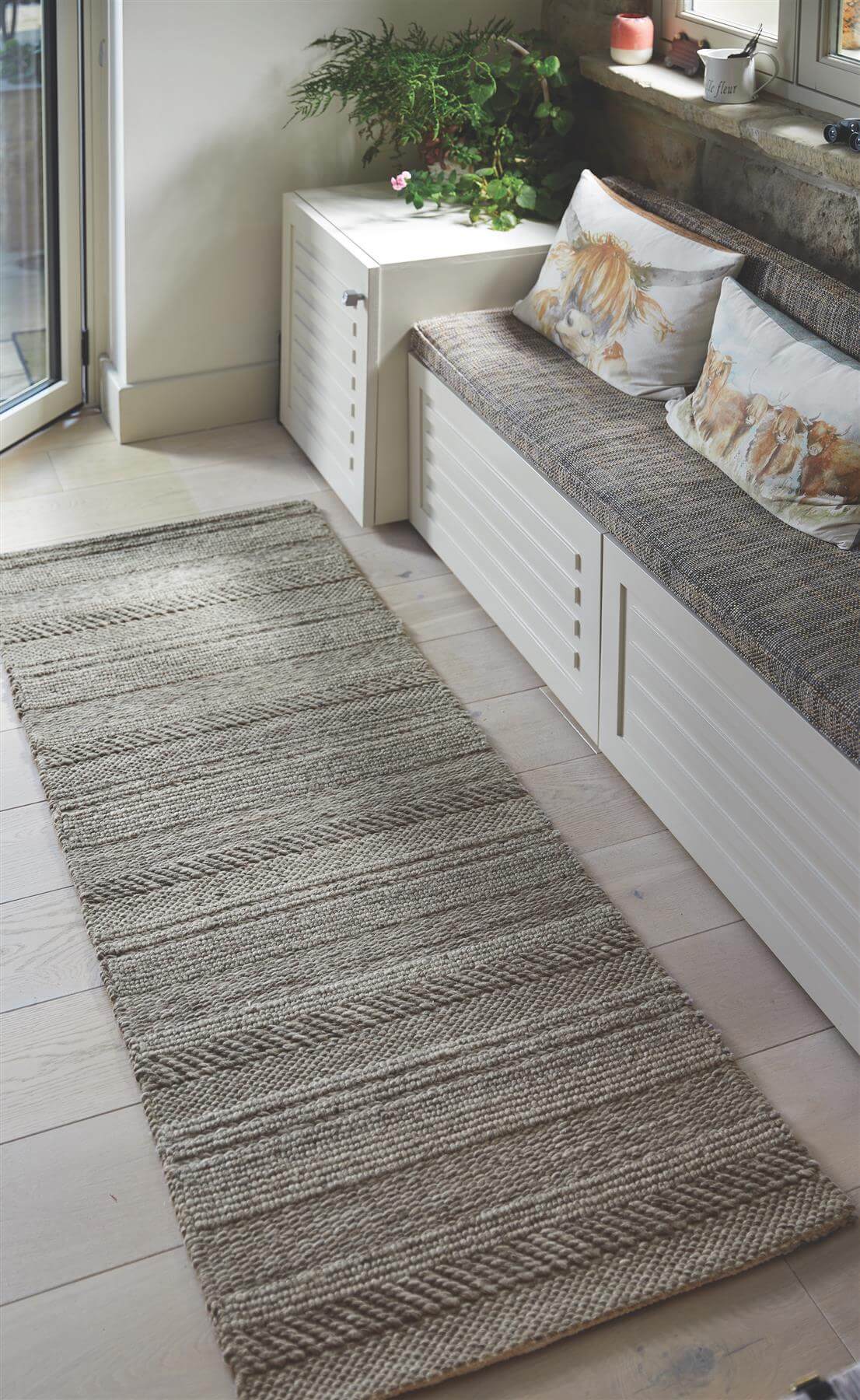 Chunky Natural Grey Knitted Rug – Handwoven Wool Texture