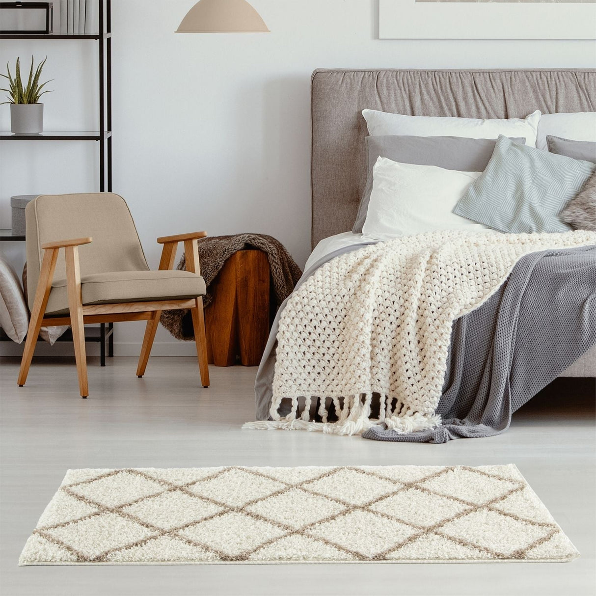 Moroccan Ivory Shaggy Rug 530 by The Rugs