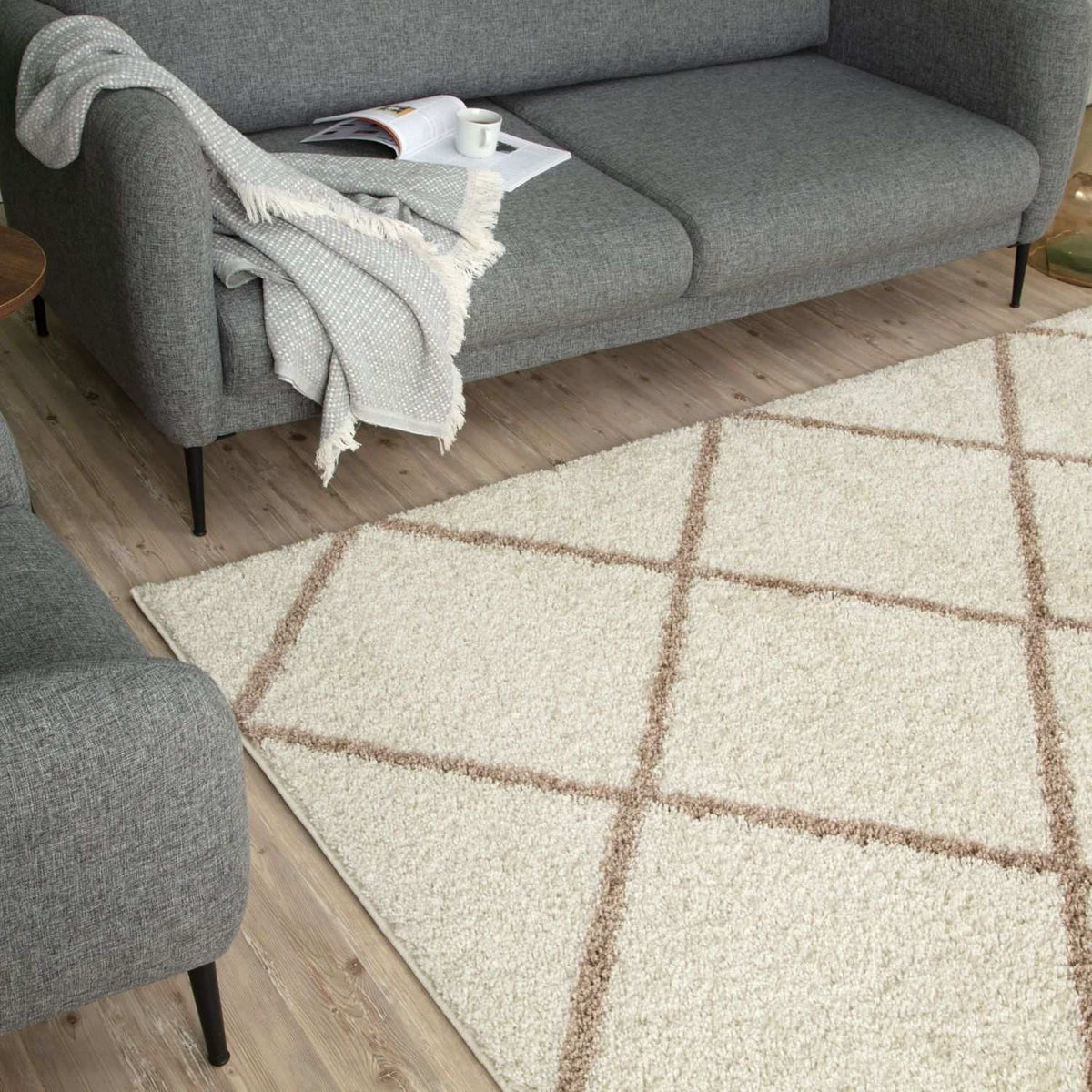 Moroccan Ivory Shaggy Rug 530 by The Rugs