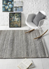 Chunky Natural Grey Knitted Rug – Handwoven Wool Texture
