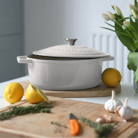Rinkit Pebble Gloss Oval Cast Iron Casserole Dish - 4.68L