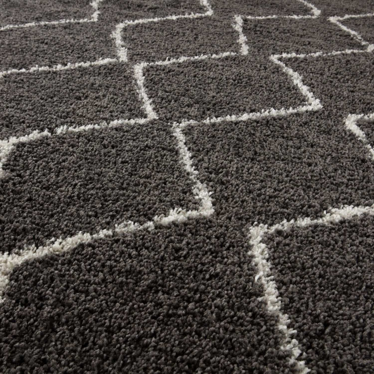 Moroccan Dark Grey Shaggy Rug 840 by The Rugs