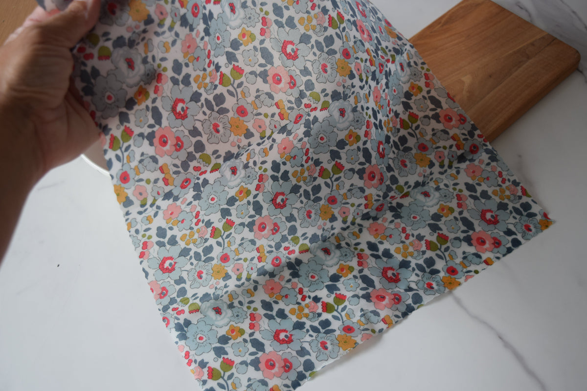 Lou-bees Lightweight Large Liberty Beeswax Wrap - 17”x13”