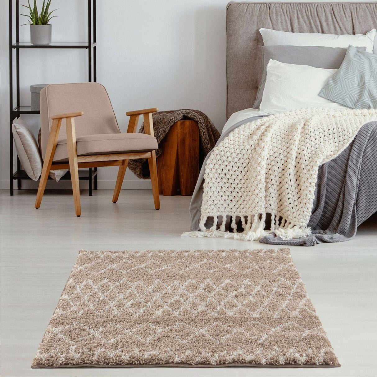Moroccan Beige Shaggy Rug 920 by The Rugs