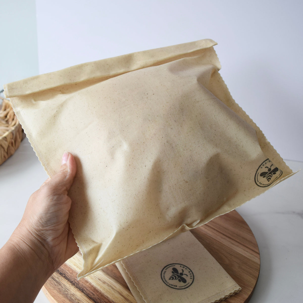 Lou-bees Closer to Nature Reusable Beeswax Bag
