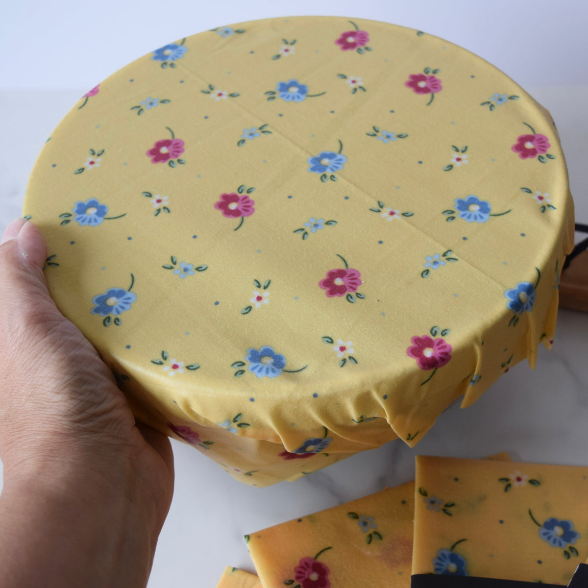 Lou-bees Ditsy Floral Yellow Large Beeswax Food Wrap - 14” x 11”