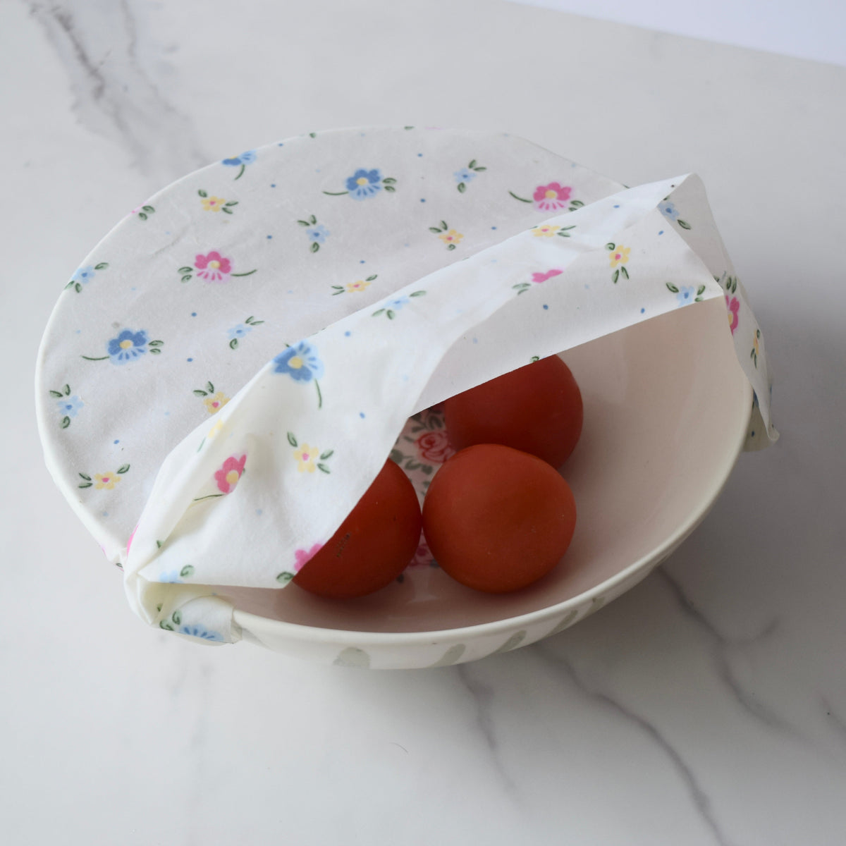 Lou-bees Ditsy Floral White Large Food Wrap - 14” x 11”