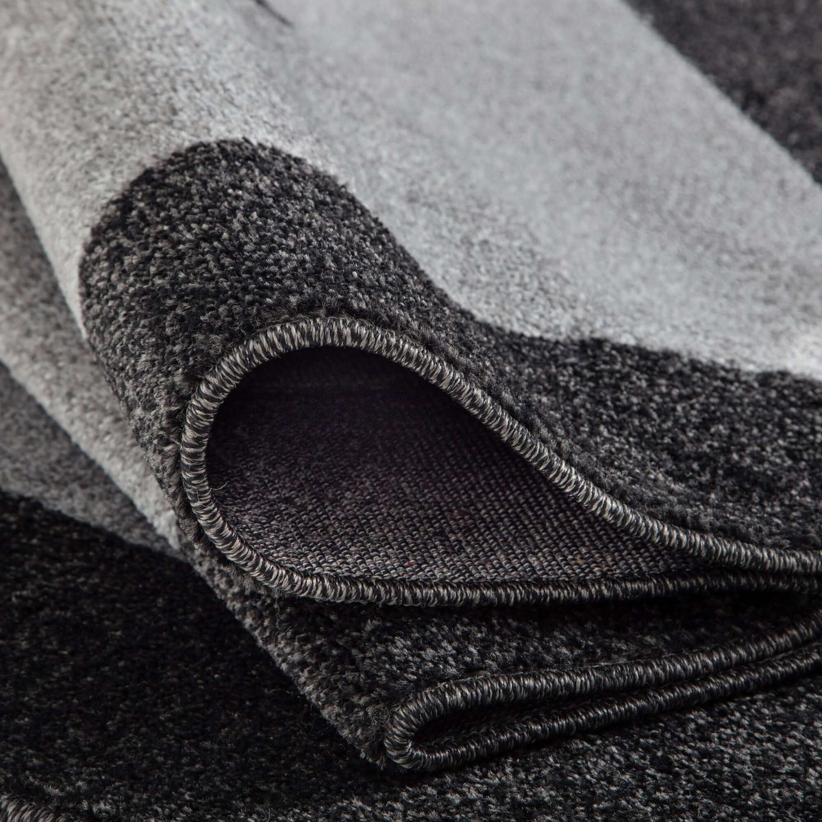 Ephesus Grey Black Rug | 100% polypropylene