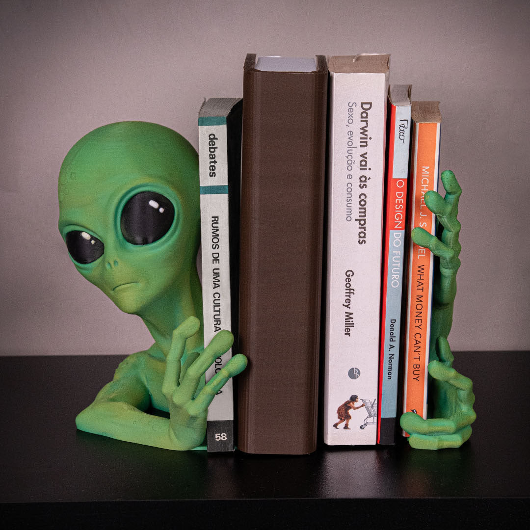 Filamora Studios Green Alien Bookend Set