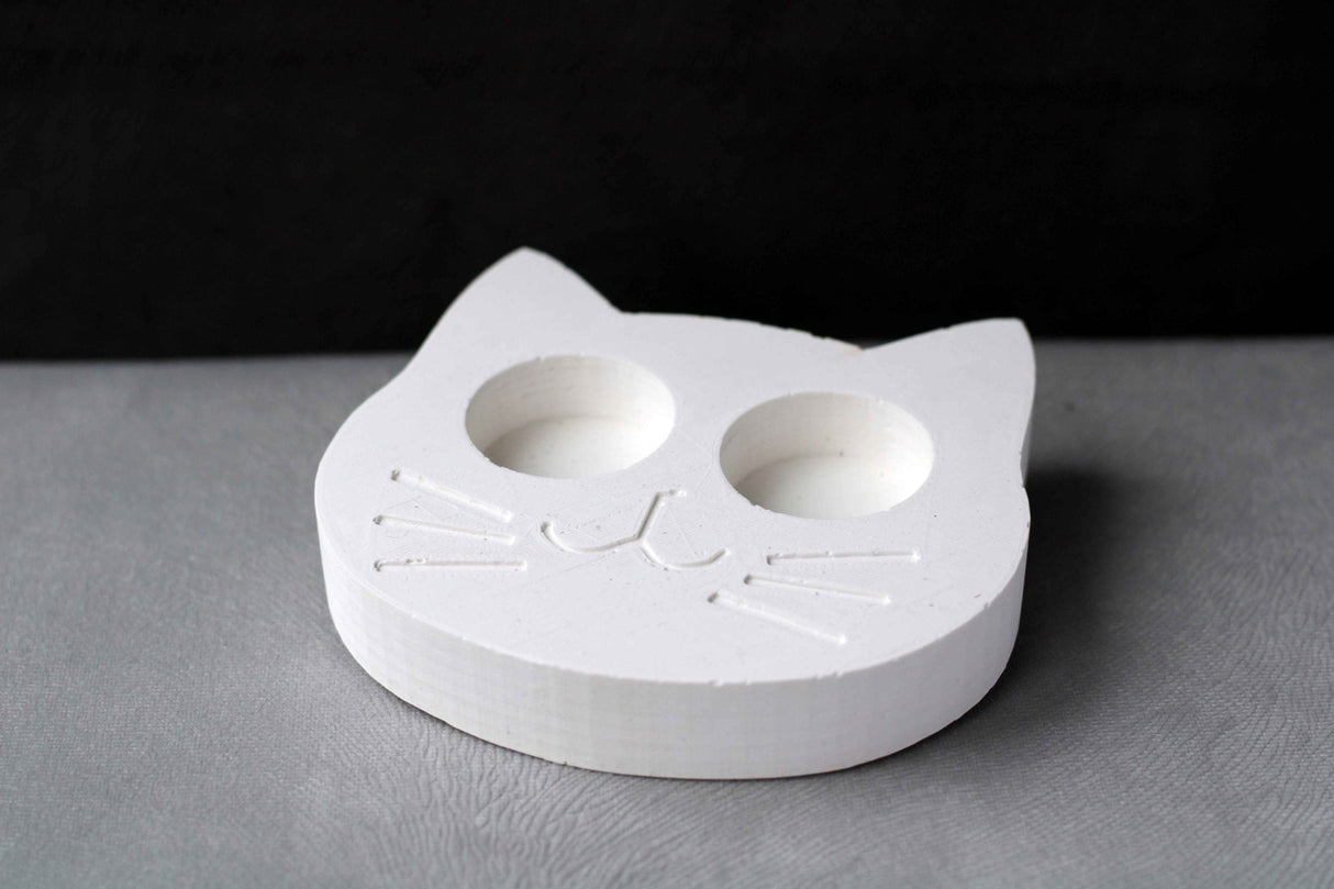 Gloria Home White Concrete Cat Tealight Holder
