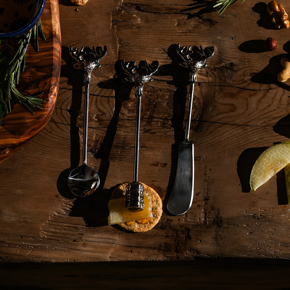Stag Breakfast Set - Ceramic & Oak Tableware