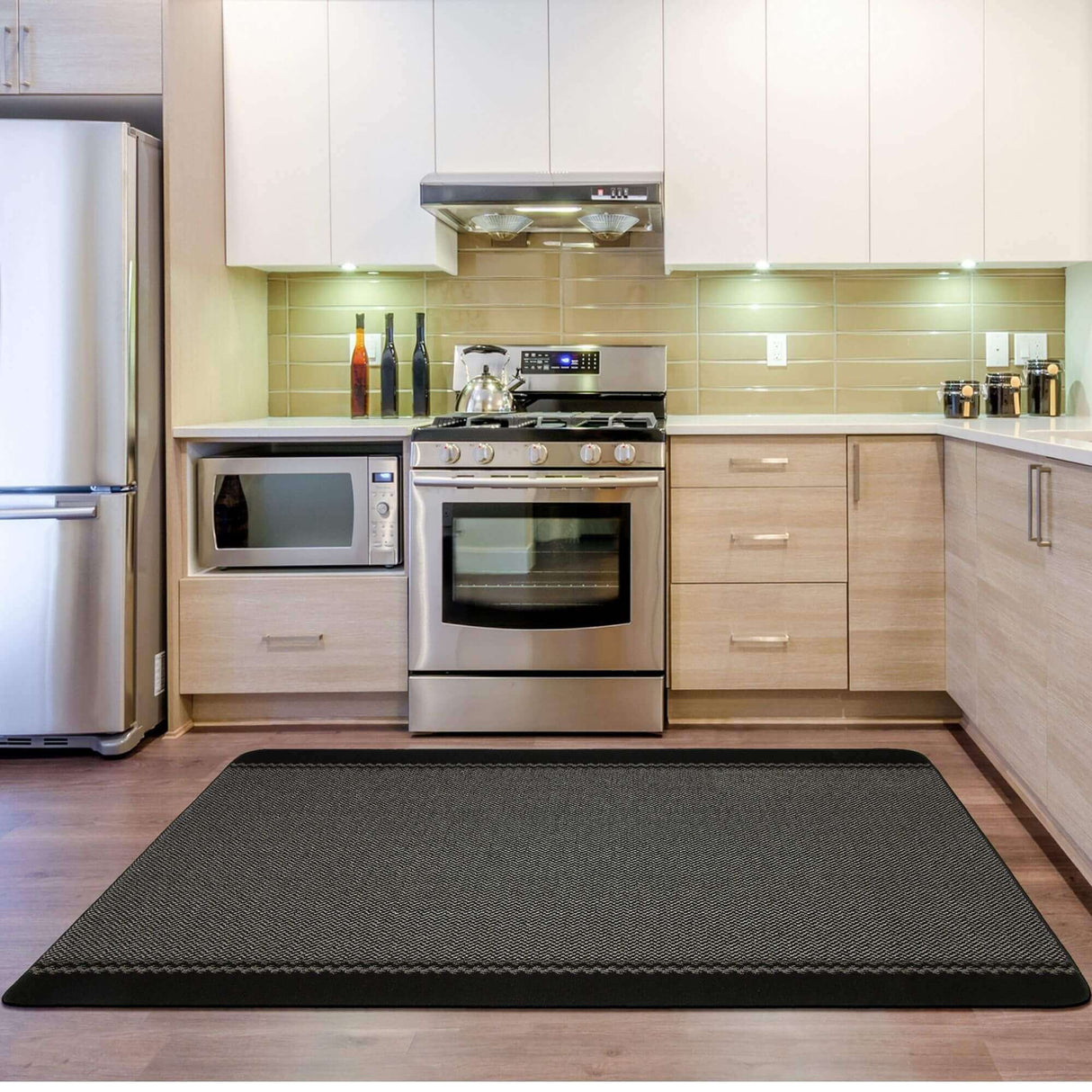 Washable Bordered Black Rug 116BL by The Rugs
