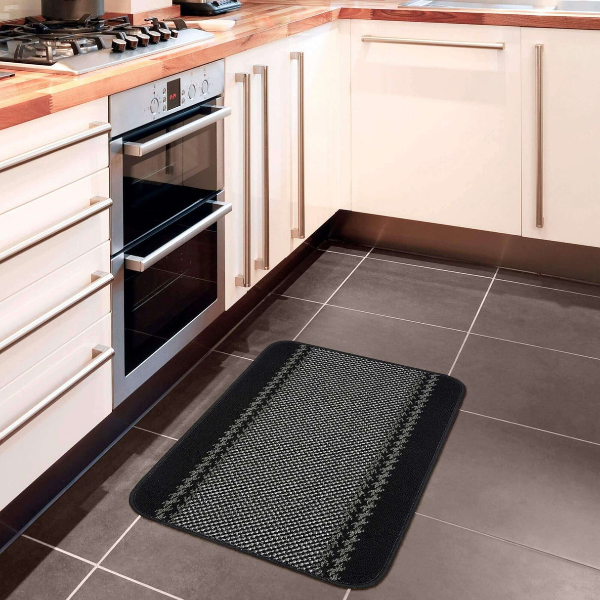 Washable Bordered Black Rug 116BL by The Rugs