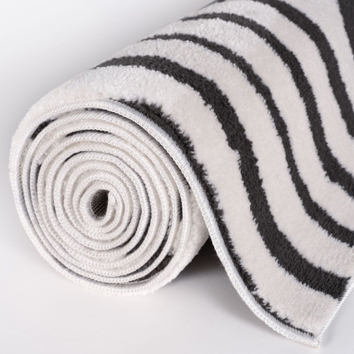 The Rugs Loft Geometric Dark Grey Rug