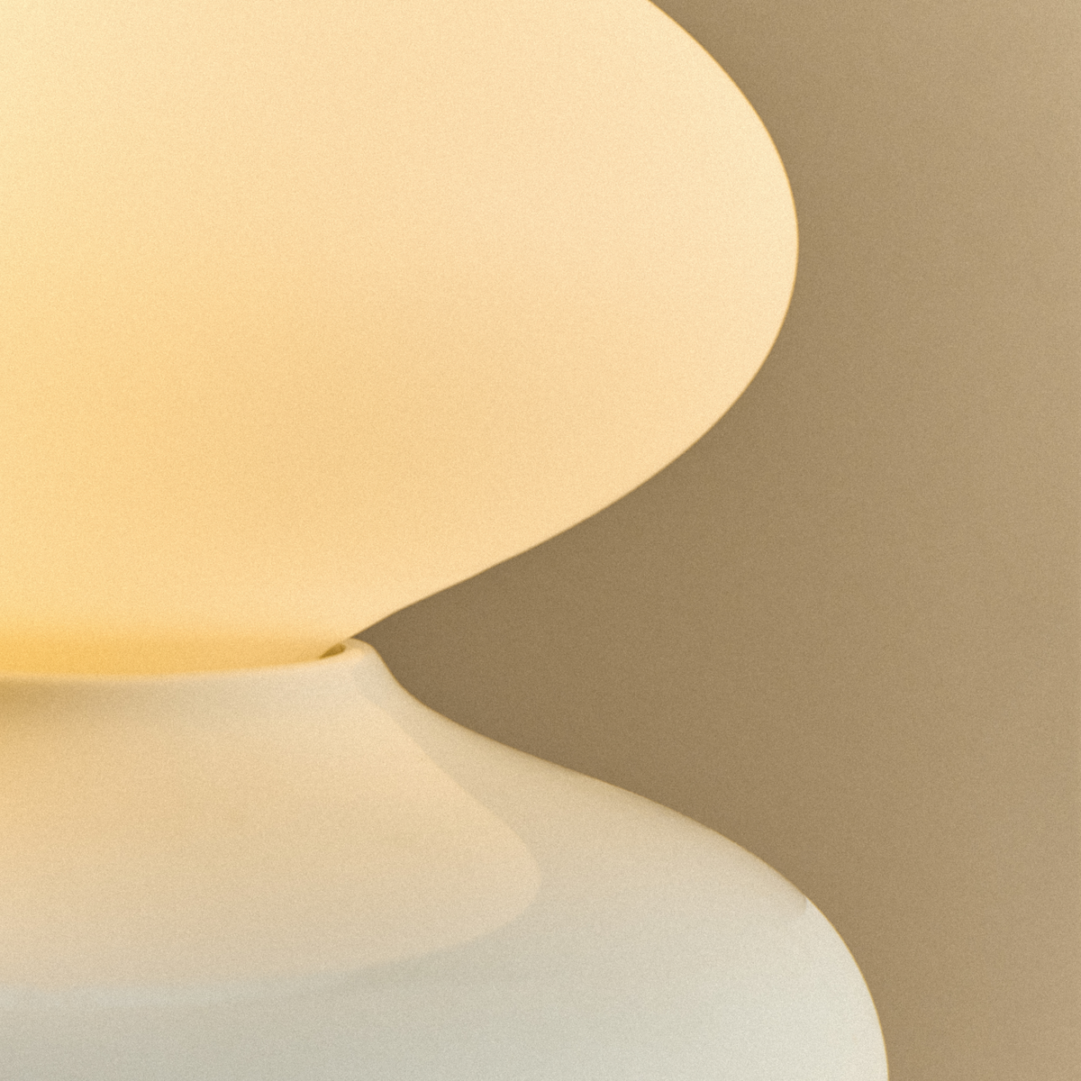 Tala Reflection Oval Table Lamp