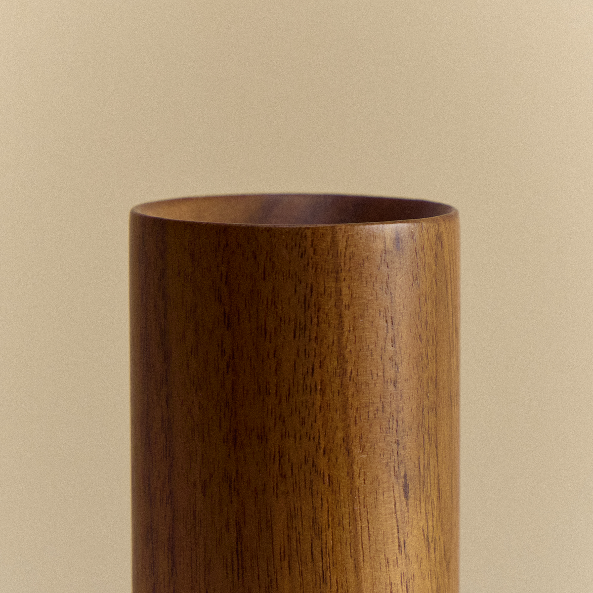Tala Knuckle Table Lamp in Walnut Oval Dim to Warm