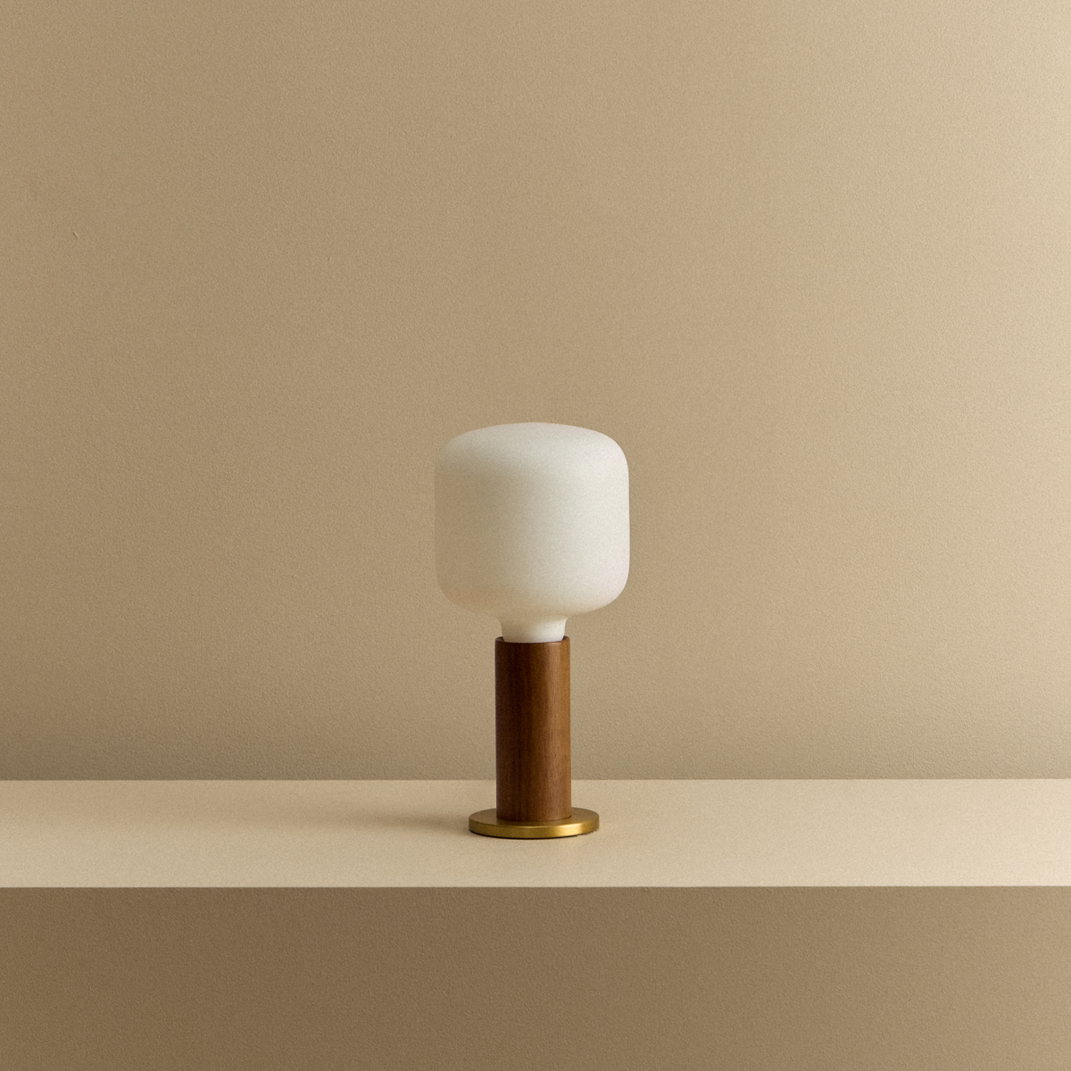 Tala Knuckle Table Lamp in Walnut with Oblo Bulb