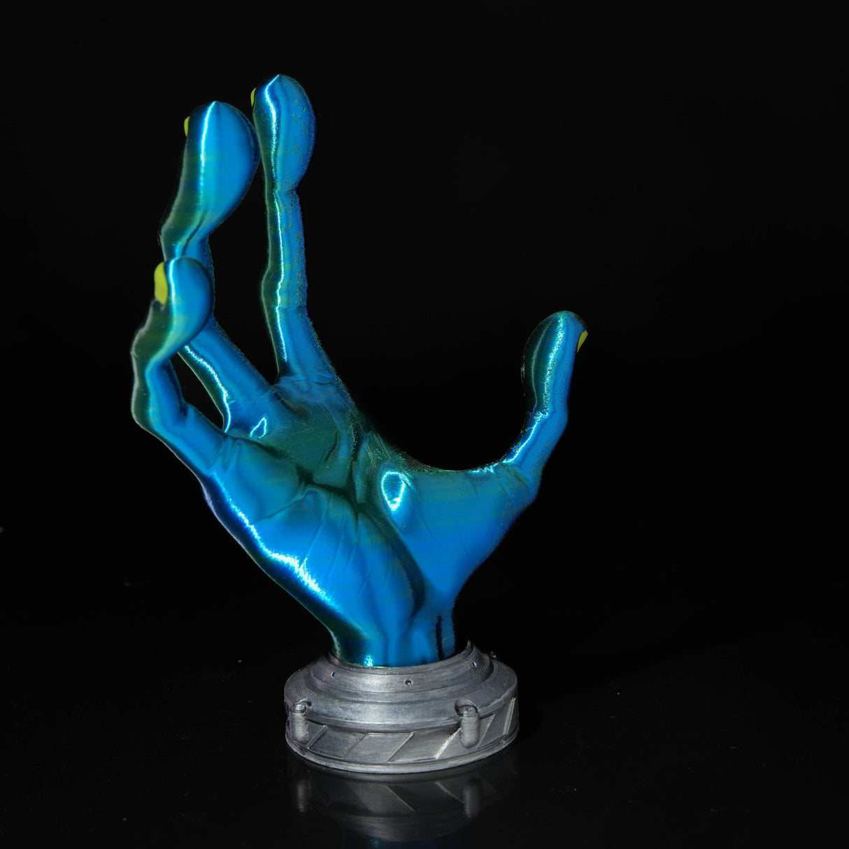 Filamora Studios Alien Hand Controller Holder Sci-Fi Gaming Stand