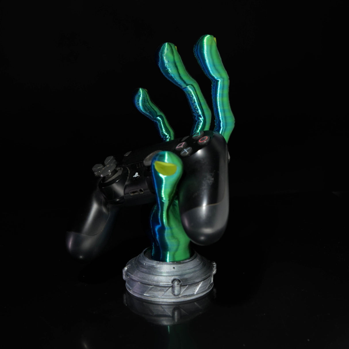 Filamora Studios Alien Hand Controller Holder Sci-Fi Gaming Stand