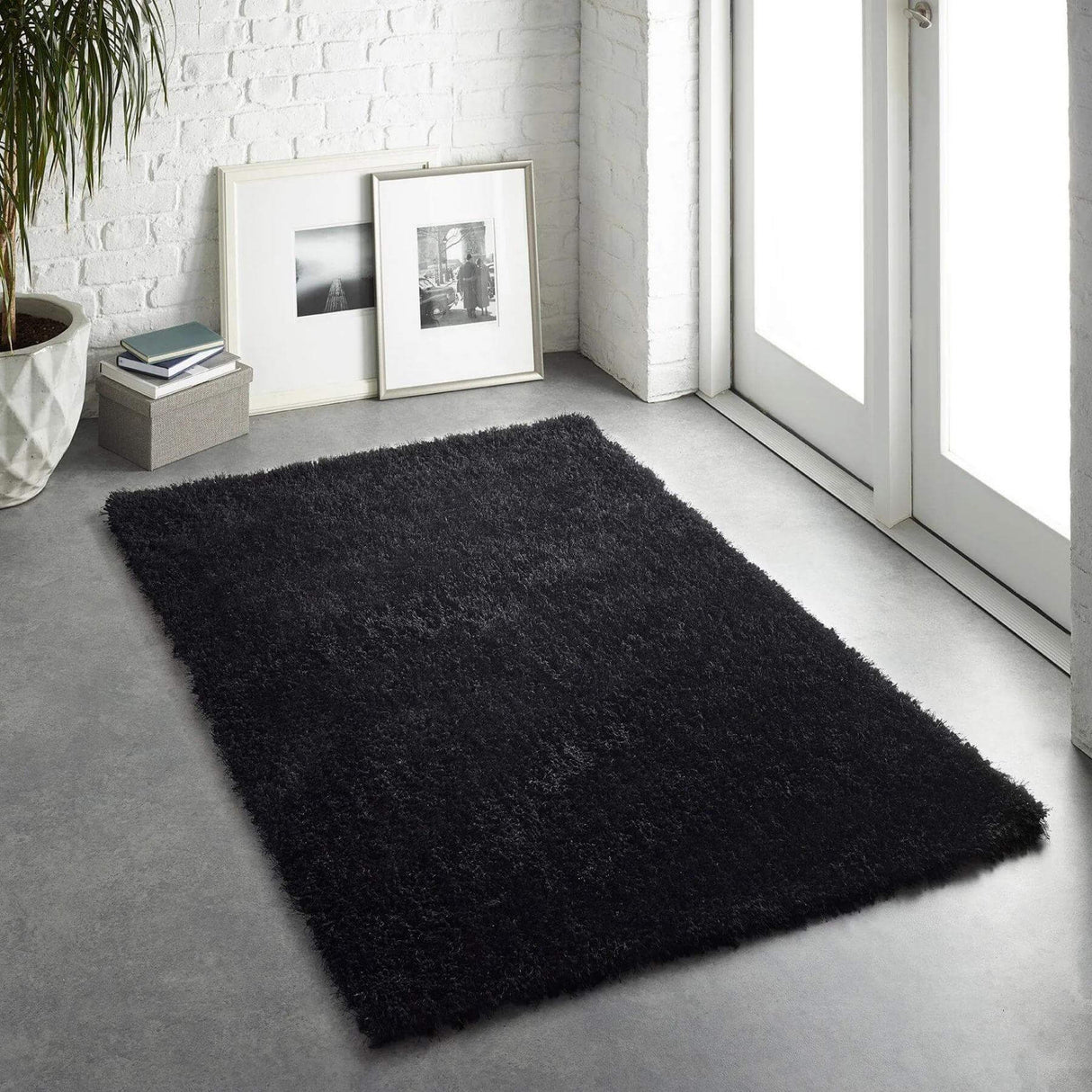 Chicago Black Shaggy Rug by The Rugs