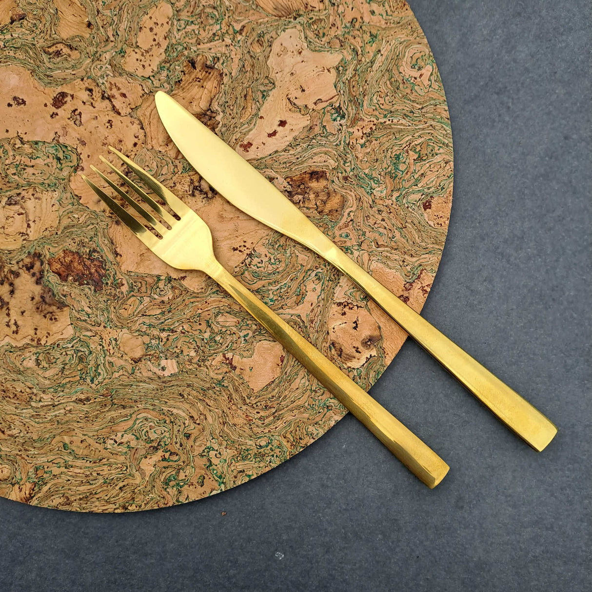 Portuguese Treasures Round Green Cork Placemats Twist