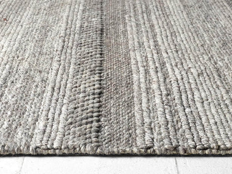 Chunky Natural Grey Knitted Rug – Handwoven Wool Texture