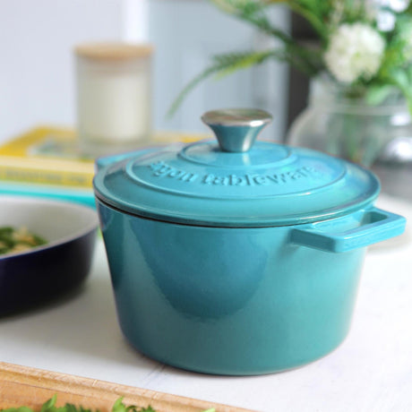 Rinkit Teal Ombre Round Cast Iron Casserole Dish - 2.8L