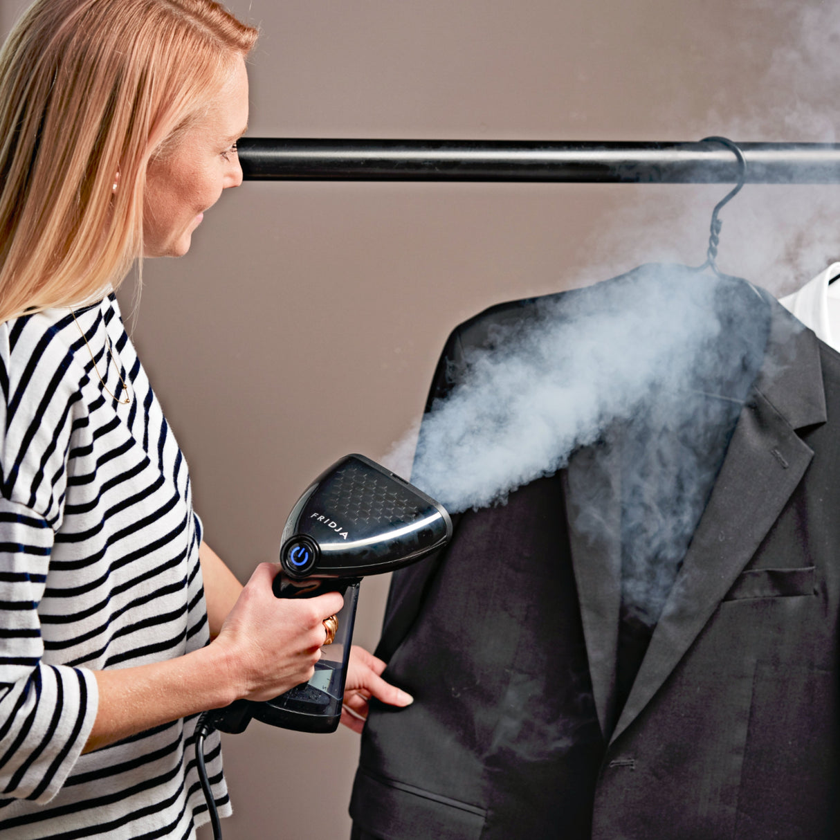 Fridja F10 Handheld Clothes Steamer