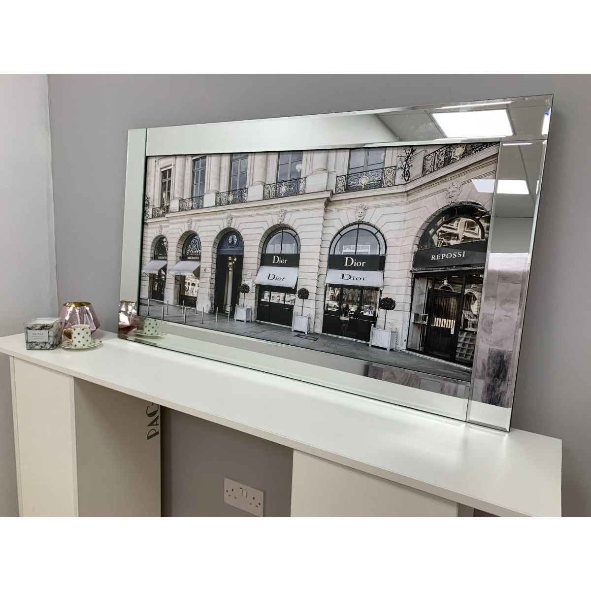 Pagazzi Fashion Store 3 Liquid Art with Mirrored Frame