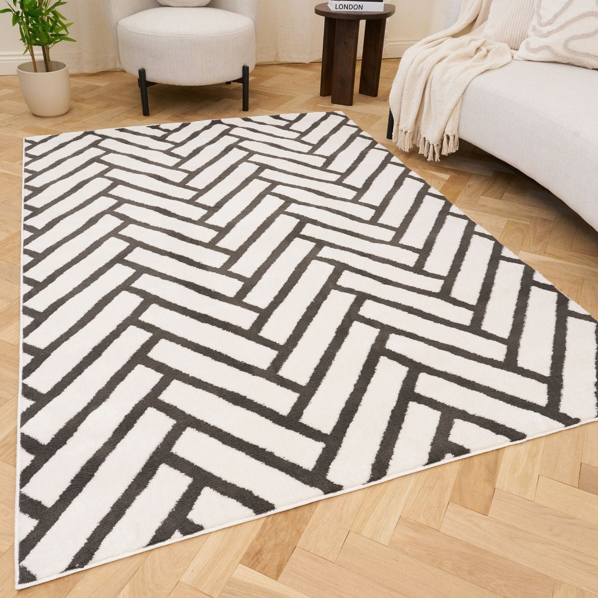 The Rugs Loft Chevron Dark Grey Rug