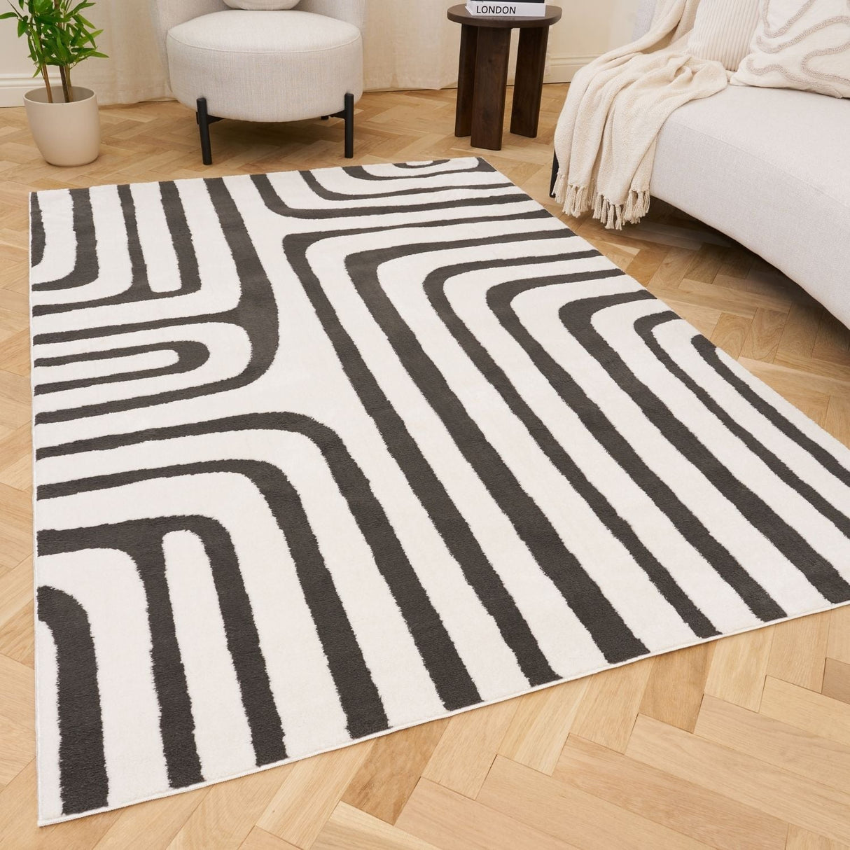The Rugs Loft Geometric Dark Grey Rug