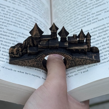 Filamora Studios Thumbstone Village Page Holder