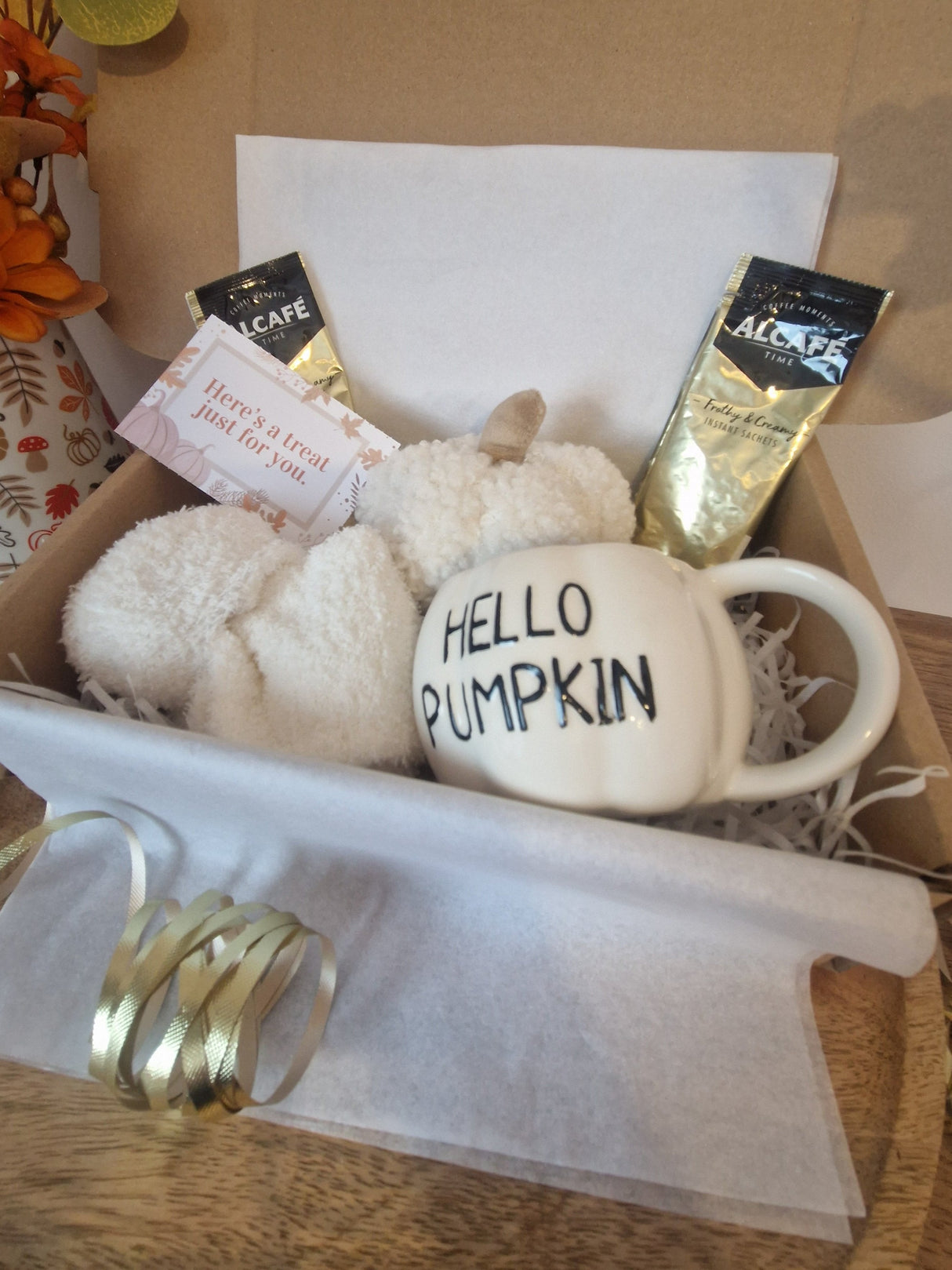 Blush & Bale Neutral Autumn Gift Box