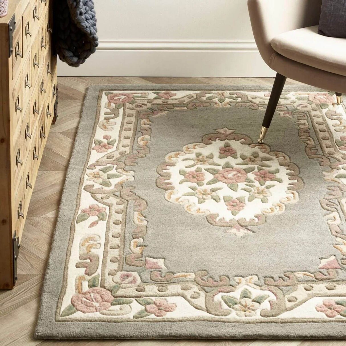 Shensi Grey Medallion Rug - 100% pure wool