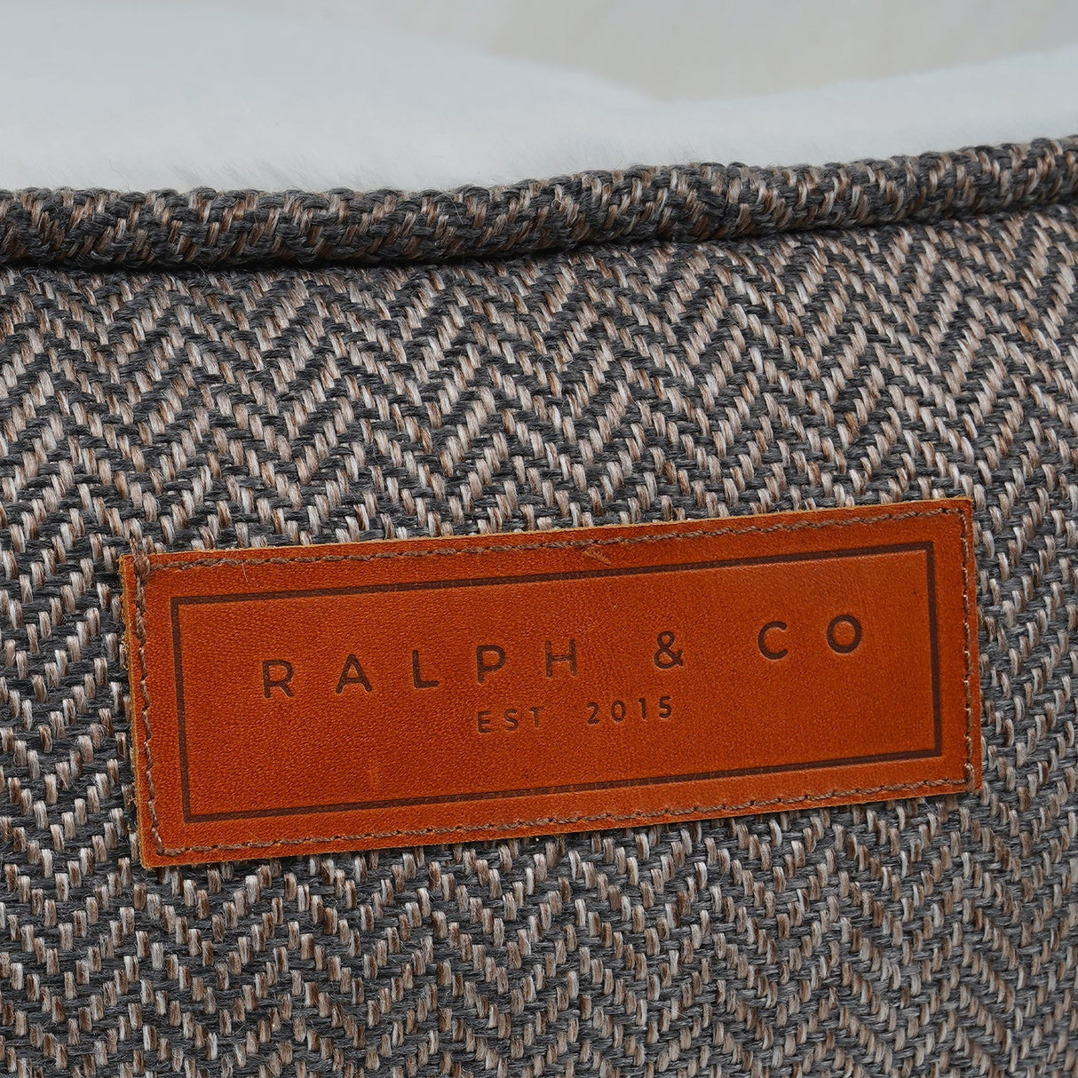 Ralph & Co Lincoln Luxury Donut Dog Bed