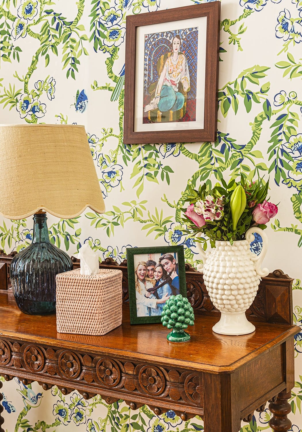 Casa by Josephine Jenno Vintage Icon White Urn