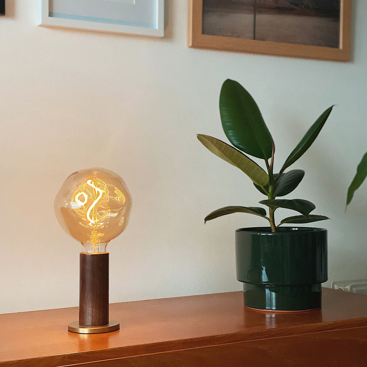 Tala Knuckle Table Lamp Walnut + Voronoi I