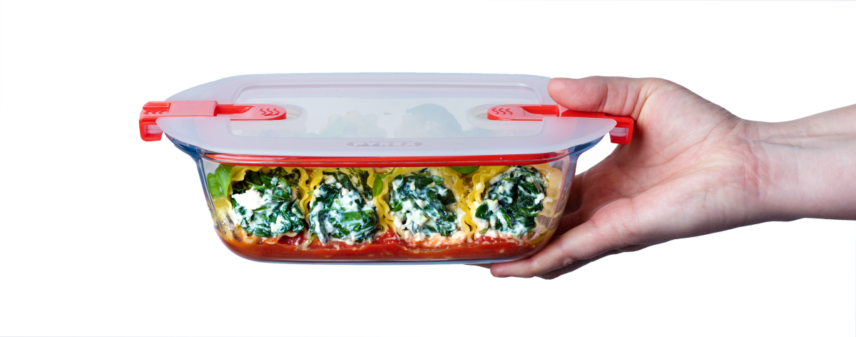 Image - Pyrex Cook & Heat Rectangular Glass Food Container with Patented Microwave Safe Lid, 23x15x6cm