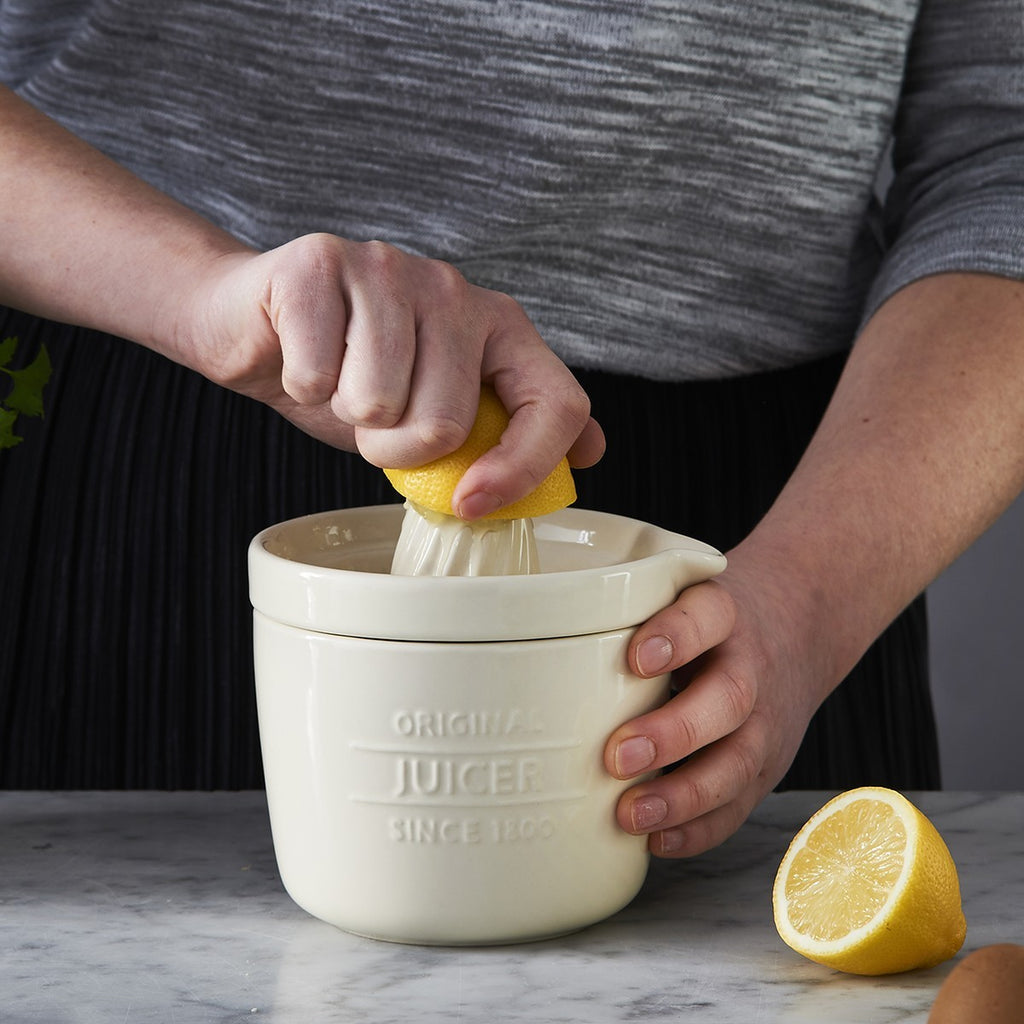 Image - Mason Cash Innovative Kitchen Juicer & Store, Cream