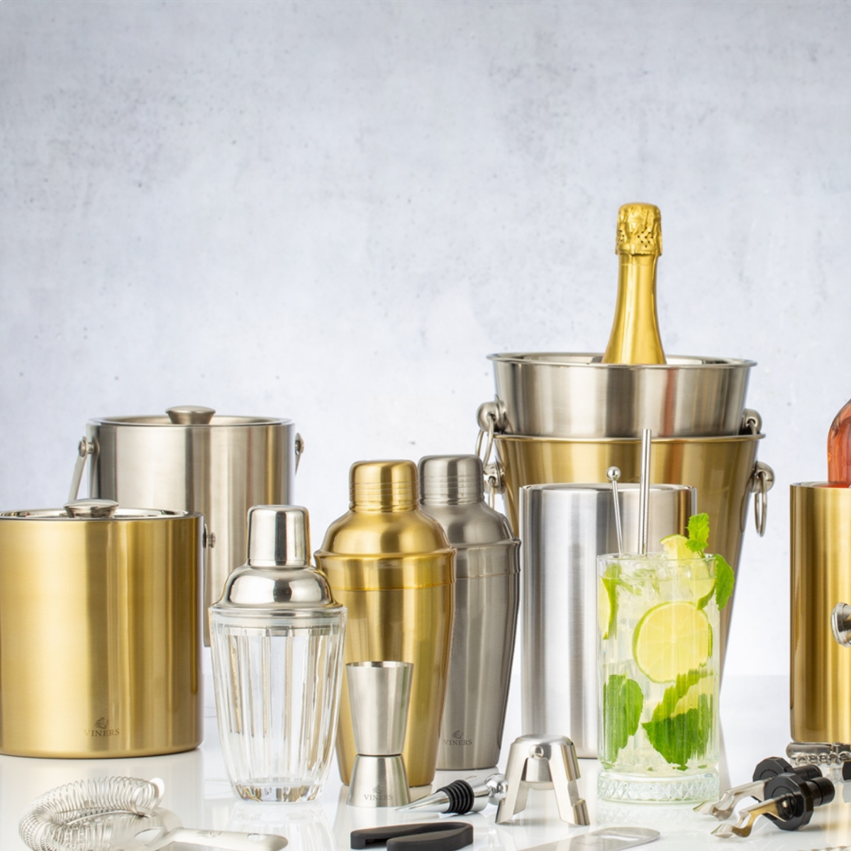 Image - Viners Barware 280ml Glass Cocktail Shaker