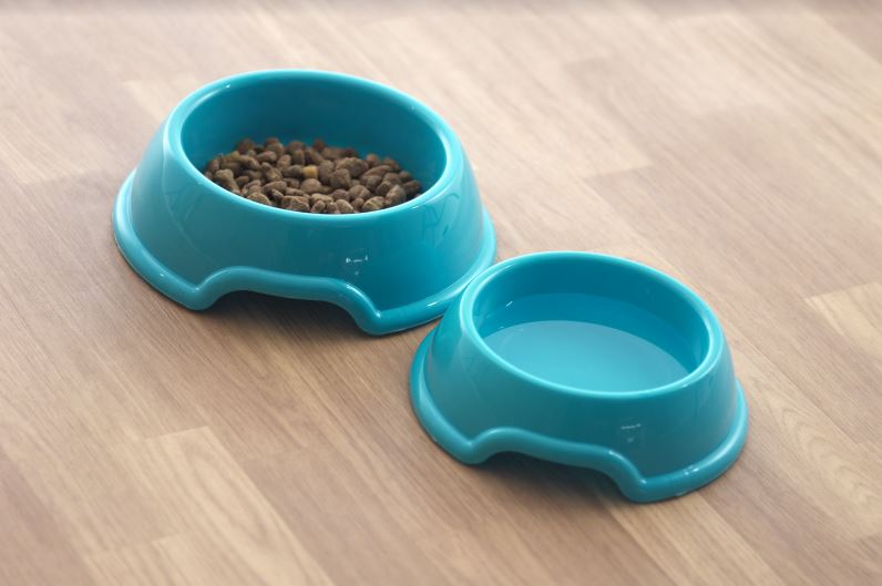 Image - Whitefurze 15cm Round Pet Bowl, Assorted