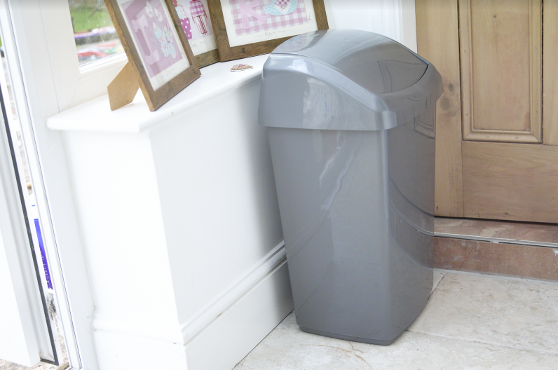 Image - Whitefurze 50L Large Swing Top Bin, Leaf Green